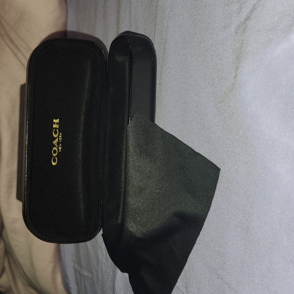 Coach Case - Picture 2 of 4